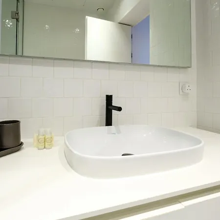 아파트 Spacious Loft W. Balcony In The Heart Of The