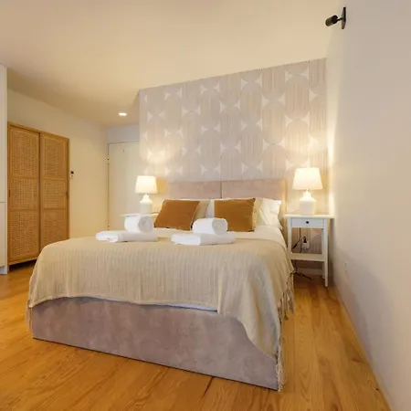 Spacious Loft W. Balcony In The Heart Of The