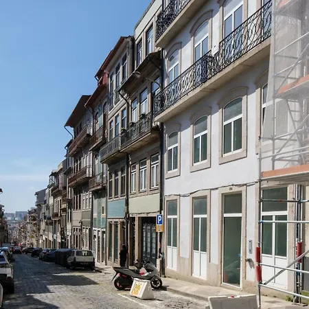 Spacious Loft W. Balcony In The Heart Of The 아파트 포르투